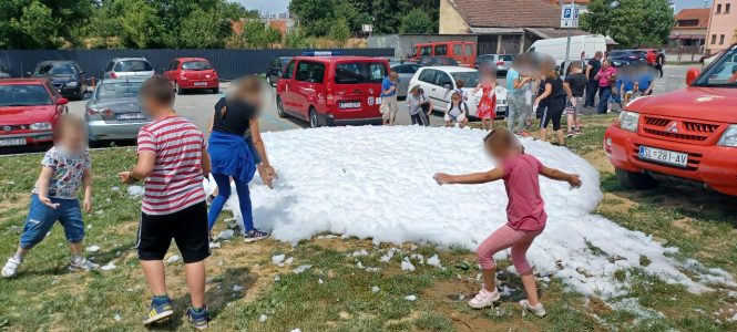 Korisnici poludnevnog boravka u Virovitici u kolovozu su bili na danima otvorenih vrata vatrogastva Virovitičko podravske županije u Slatinu